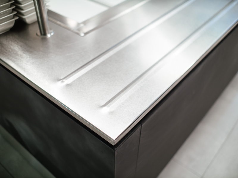 Arbeitsplatte mit Wirbelschliff